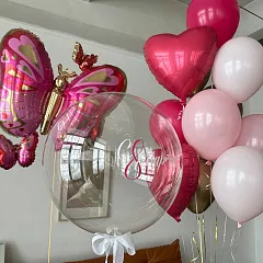 Букет шаров на 8 Марта с бабочкой и прозрачным bubble-шаром «С 8 Марта!»