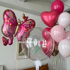 Букет шаров на 8 Марта с бабочкой и прозрачным bubble-шаром «С 8 Марта!»