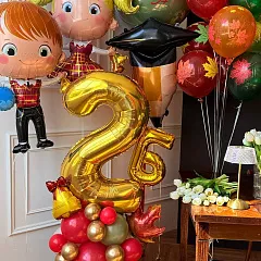 Набор шаров на 1 сентября «Здравствуй, школа» с фигурами школьников и номером класса