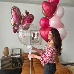 Букет шаров на 8 Марта с бабочкой и прозрачным bubble-шаром «С 8 Марта!»