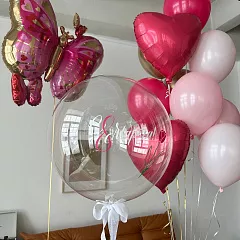 Букет шаров на 8 Марта с бабочкой и прозрачным bubble-шаром «С 8 Марта!»