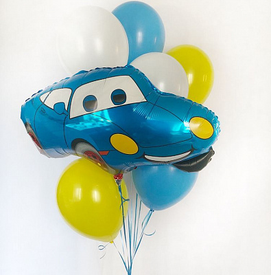 Фонтан из шаров с синей гоночной машиной