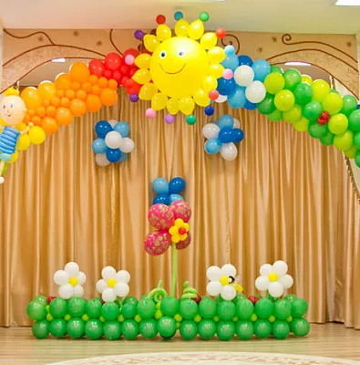 Оформление шарами на выпускной в детском саду, украшение детсада на выпускной воздушными шариками